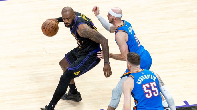 詹姆斯加盟 76 人、字母哥转投热火：NBA 又回到巨星组队时代？